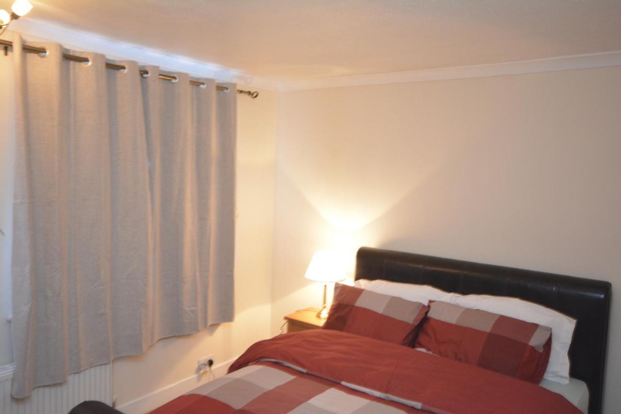 London Luxury 5 Bedroom House 2 Min Walk To The Tube Station Dagenham Kültér fotó
