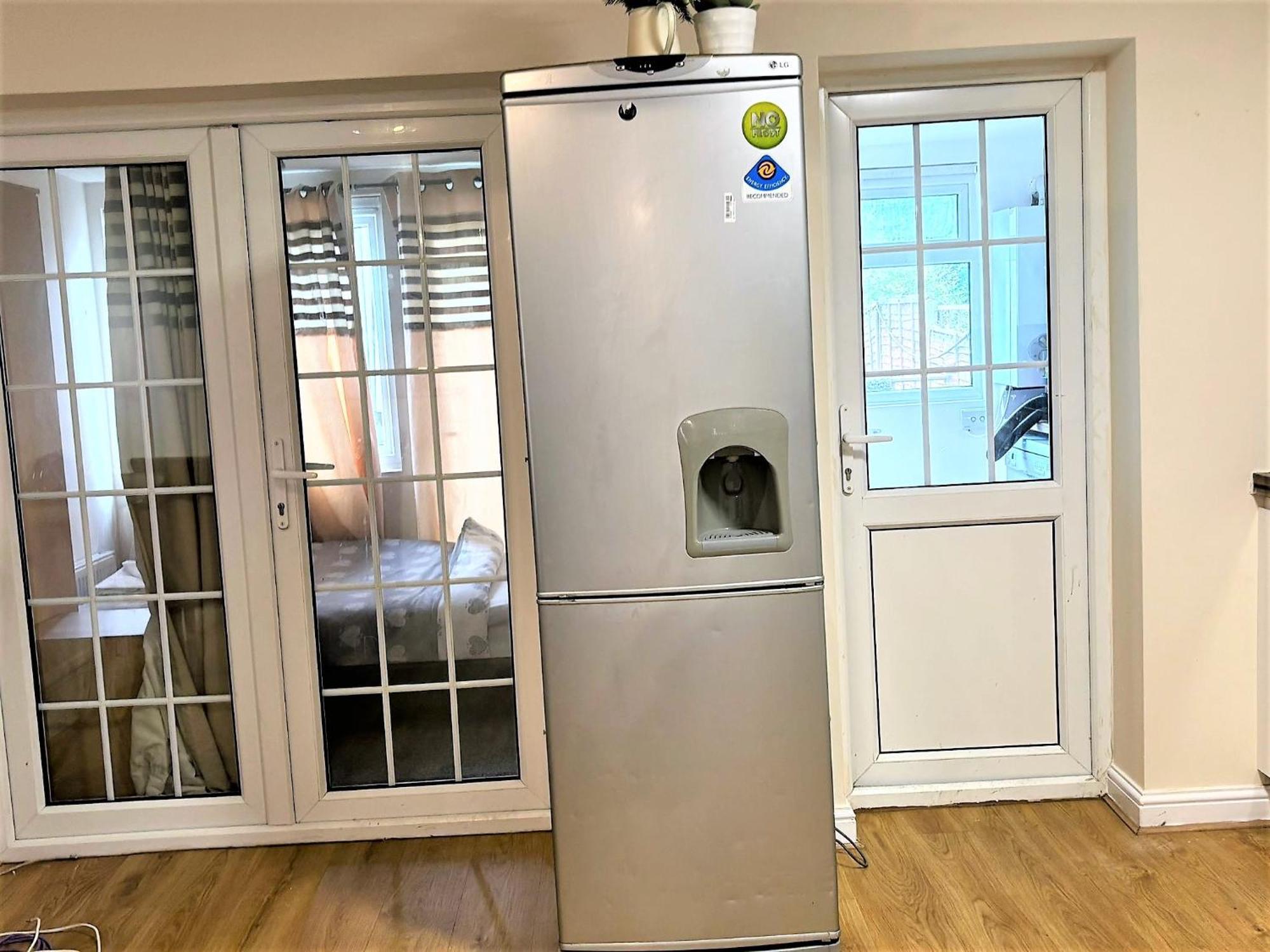 London Luxury 5 Bedroom House 2 Min Walk To The Tube Station Dagenham Kültér fotó
